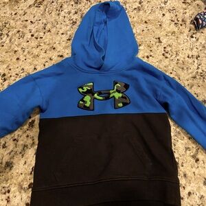 Under armor boys sweatshirt
